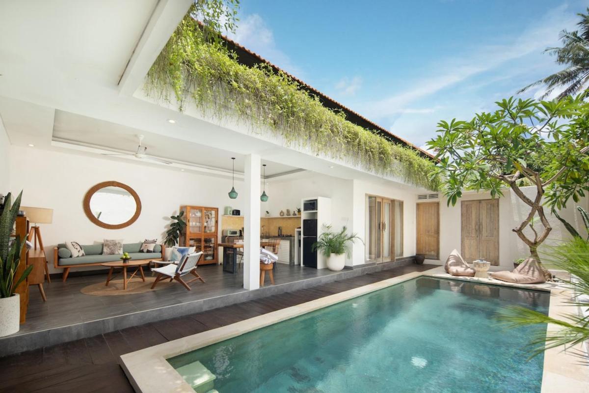 Stylish 2br In With Private Pool *