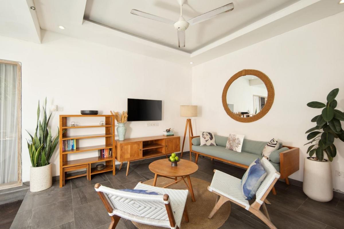 Stylish 2br In With Private Pool *