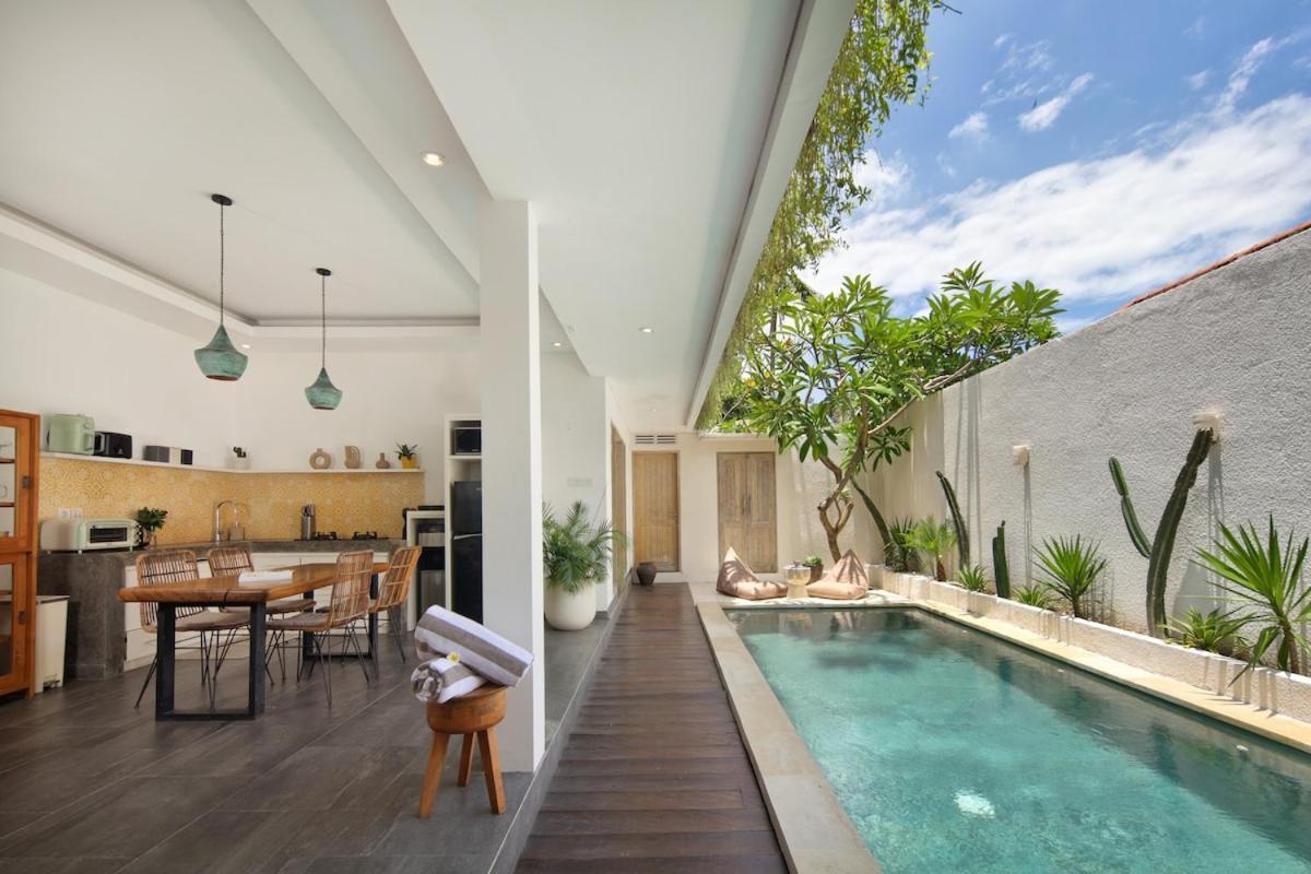 Stylish 2br In With Private Pool *